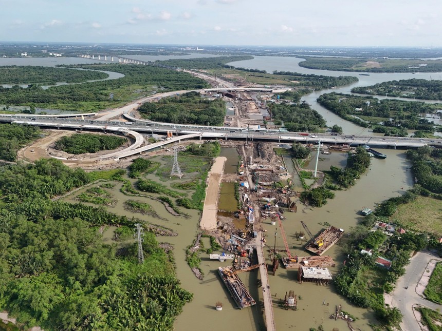 TP.HCM yêu cầu tất cả hoạt động Kl99ok phiên bản mới công phải được thực hiện khẩn trương, liên tục