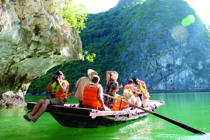 Du lịch Hạ Long phát triển mạnh mẽ. Nguồn Internet