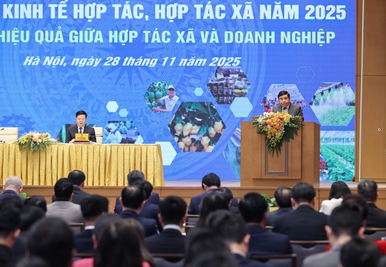 Phó Thủ tướng Nguyễn Chí Dũng phát biểu khai mạc Diễn đàn Kl992 cổng game cá cược hợp tác, hợp tác xã năm 2025 - Ảnh: VGP.
