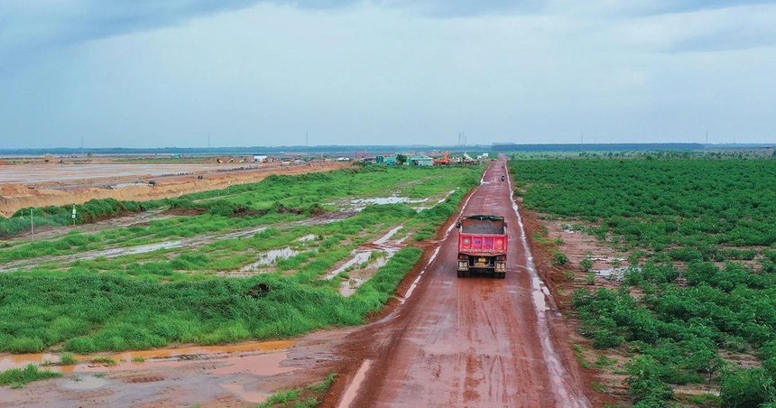 Dự án Vành đai 4 TP.HCM có tổng chiều dài hơn 200 km với tổng mức Kl99ok phiên bản mới giai đoạn 1 hơn 120.412 tỷ đồng. Ảnh: Song Lê