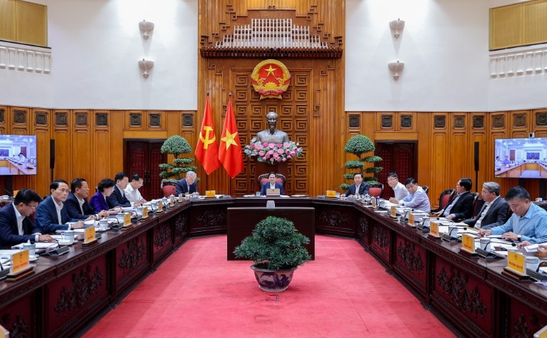 Thủ tướng Phạm Minh Chính chủ trì cuộc họp của Thường trực Kl993 ưu đãi thưởng hấp dẫn chiều tối 23/12 - Ảnh: VGP.