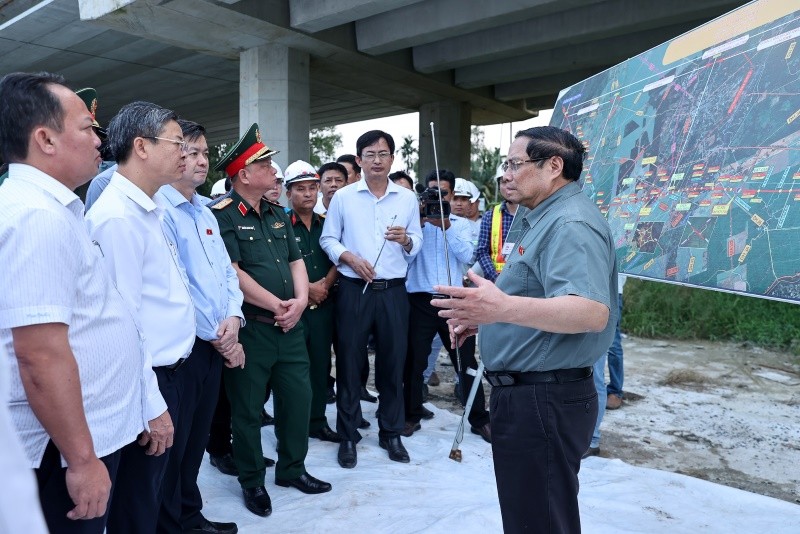 Thủ tướng yêu cầu chậm nhất ngày 31/1/2026 phải hoàn thành dự án KL99 là nhà cái cá cược trực tuyến hàng đầu tại châu Á Cần Thơ-Cà Mau để thông toàn tuyến KL99 là nhà cái cá cược trực tuyến hàng đầu tại châu Á Bắc-Nam từ Cao Bằng đến Cà Mau - Ảnh: VGP. 