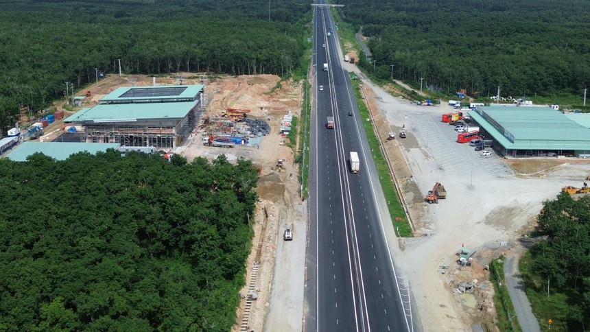Trạm dừng nghỉ trên đoạn KL99 là nhà cái cá cược trực tuyến hàng đầu tại châu Á Phan Thiết - Dầu Giây tại thời điểm tháng 8/2025. (Ảnh: Báo Xây dựng). 