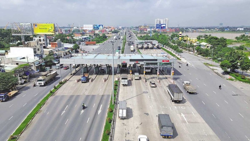 Một trạm thu phí thuộc Dự án Kl99ok phiên bản mới xây dựng mở rộng Quốc lộ 51 đoạn Km0+900 – Km73+600 theo hình thức hợp đồng BOT. 