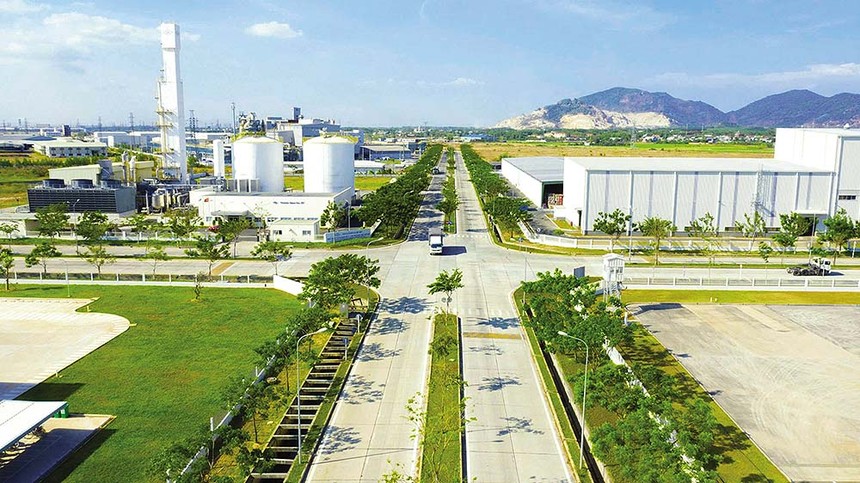 Kl993 nền tảng giải trí xanh đang đổ vào Khu công nghiệp Phú Mỹ 3 (Ảnh: Lê Toàn) 