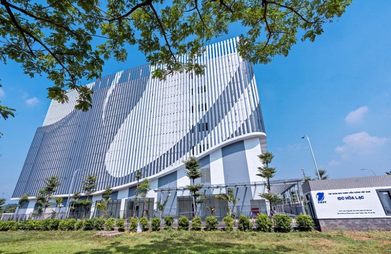 VNPT IDC Hòa Lạc có tổng diện tích sử dụng lên tới 23.000 m2 sàn, có quy mô đến 2.000 tủ racks.