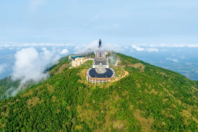 Núi Bà Tây Ninh