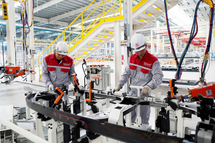 PMI Việt Nam lên mức cao nhất trong 3 tháng, đạt 52,8 điểm