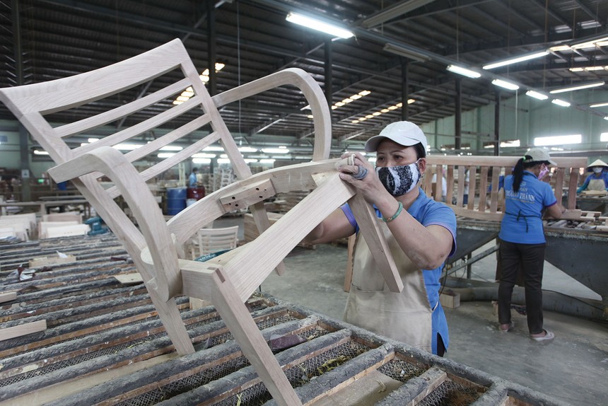 Ngành gỗ cho thấy sự vững vàng trước sóng lớn khi năm 2025 ghi nhận mức xuất siêu lên tới 14,9 tỷ USD