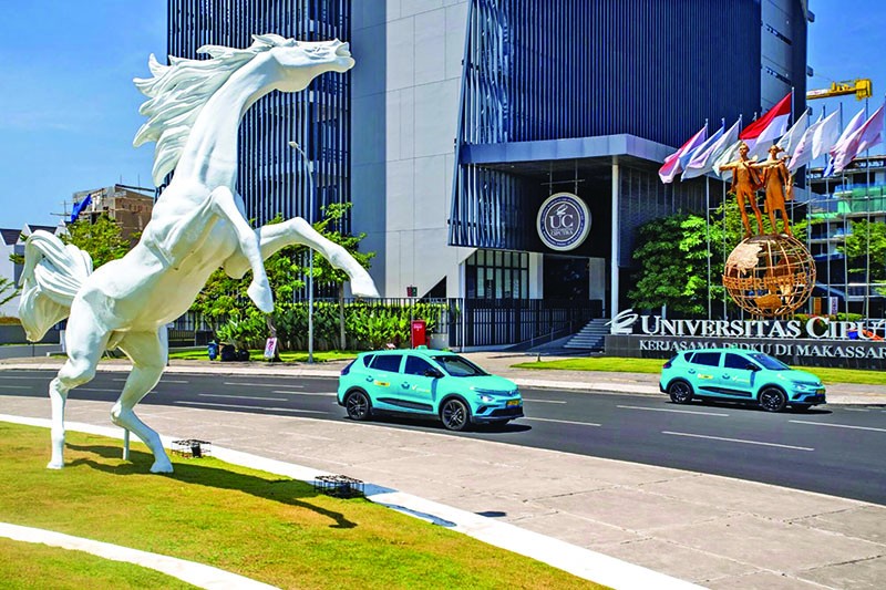 Từ Việt Nam, những chiếc xe xanh đã lăn bánh sang Lào, Indonesia, Philippines 