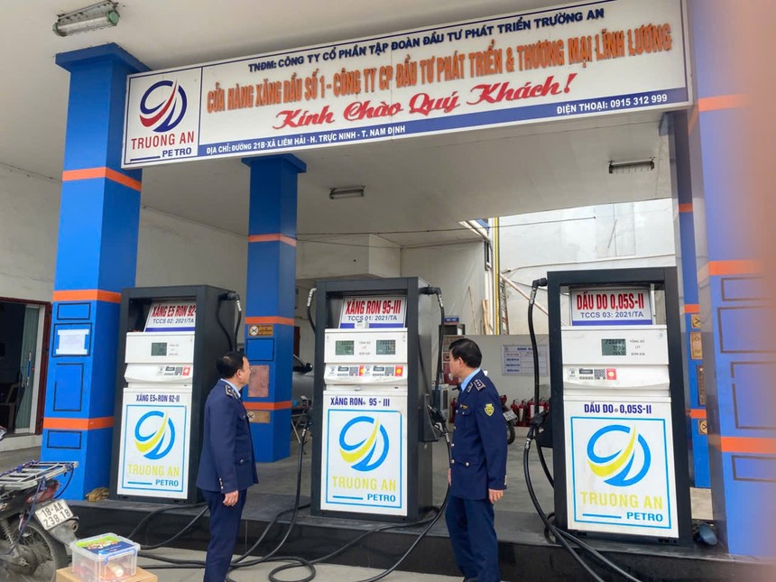 Đội QLTT số 7 Kiểm tra tại cửa hàng KL99 dịch vụ hỗ trợ 24/7 số 1 tại xã Ninh Giang, Ninh Bình 