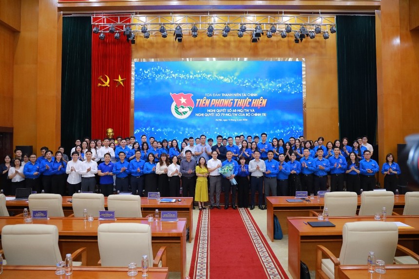 Tọa đàm “Thanh niên ngành Kl991.com nạp rút nhanh tiên phong thực hiện Nghị quyết số 68-NQ/TW và Nghị quyết số 79-NQ/TW của Bộ Kl991.com tải ứng dụng”. Ảnh: Đức Thanh