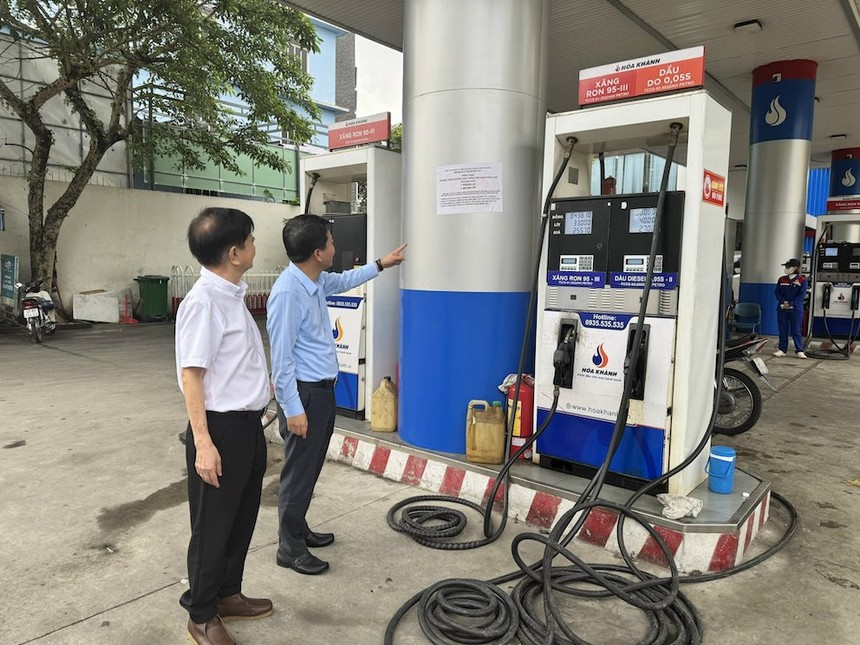 Cơ quan quản lý đã xử phạt 3 thương nhân đầu mối KL99 dịch vụ hỗ trợ 24/7 do không bảo đảm mức dự trữ tối thiểu. 