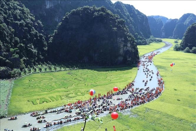 Cảnh đẹp Tam Cốc.