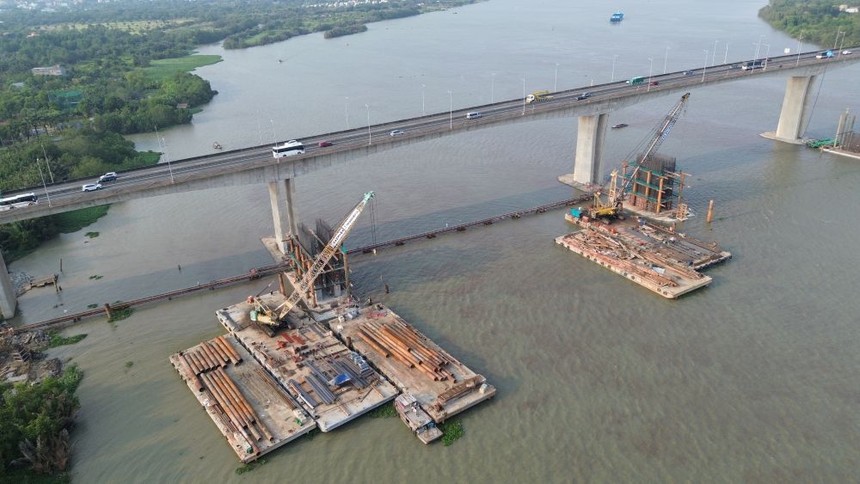 Thi công xây dựng cầu Long Thành 2. 