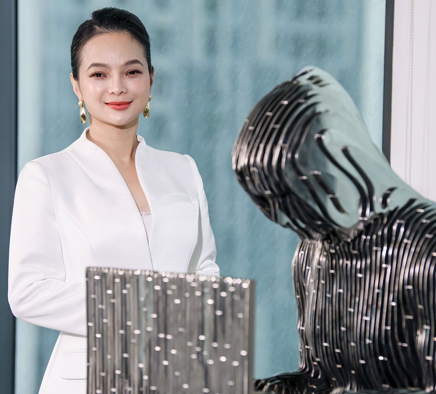 Bà Nguyễn Vân Hiền - Phó chủ tịch kiêm Tổng Thư ký Hiệp hội Blockchain và 99Kl.app cổng game giải trí số Việt Nam