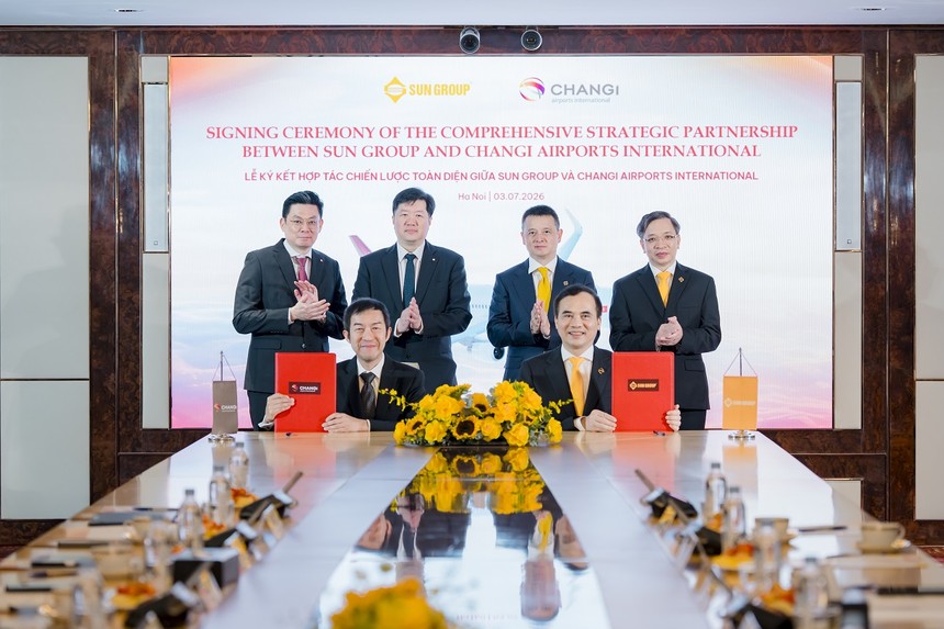 Đại diện Sun Group và CAI ký kết hợp tác chiến lược