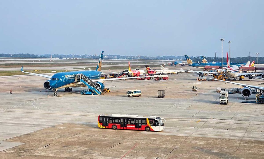 Hoạt động khai thác hàng không tại sân bay Nội Bài (Ảnh: PV) 