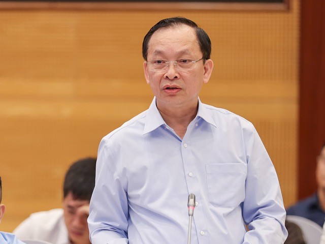 Ông Đào Minh Tú, Phó thống đốc NHNN trả lời tại buổi họp báo Kl993 ưu đãi thưởng hấp dẫn.