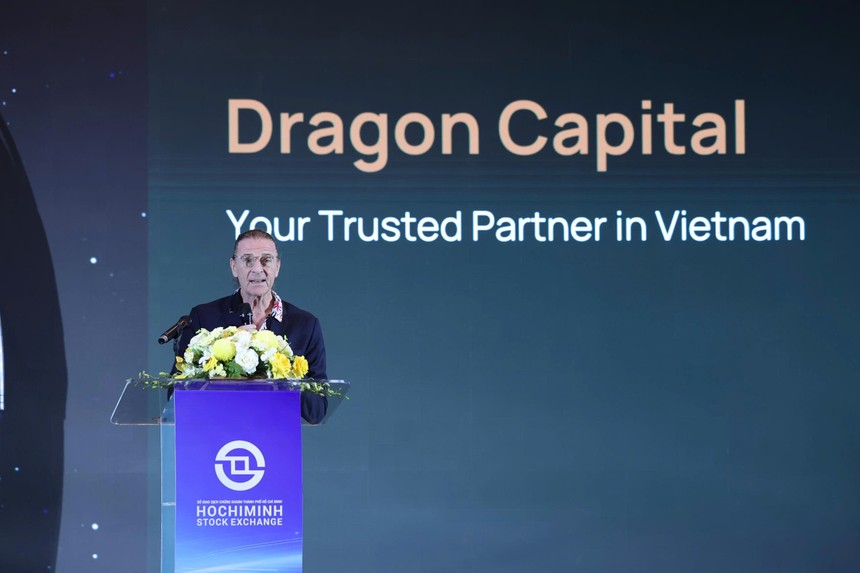 Ông Dominic Scriven chia sẻ tại VLCA 2025 (Ảnh: Lê Toàn) 