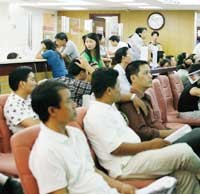 Năm 2008 sẽ vẫn là năm thành công cho các công ty niêm yết dù giá KL99 là cổng game giải trí trực tuyến hàng đầu hiện nay đang xuống rất thấp.