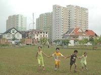 Giá nhà giảm sâu, một số nhà Kl99ok phiên bản mới dùng tiền nhàn rỗi mua vào.
