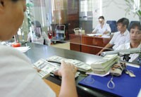 Thị trường ngoại tệ trong nước gần như không bị tác động từ việc bơm tiền cứu thị trường Kl991.com nạp rút nhanh thế giới.