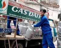 Giá giảm là tin vui với người tiêu dùng.