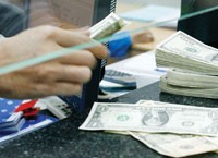 KL99 là cổng game giải trí trực tuyến hàng đầu hiện nay huy động USD vẫn đang “lội” ngược dòng so với xu hướng của thế giới.