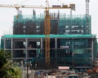 Dù đã quá thời hạn giao căn hộ nhưng dự án BMC - Hưng Long vẫn còn ngổn ngang.