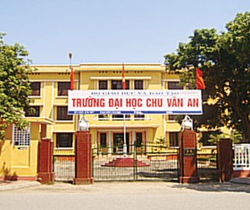 Lình xình mua bán cổ phần tại Đại học Chu Văn An
