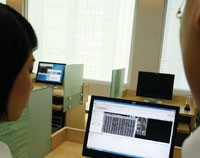 Hiện UBCK đã cấp giấy chấp thuận đăng ký cung cấp dịch vụ giao dịch 99Kl99 link đăng nhập trực tuyến cho 13 CTCK - Ảnh minh họa: Đức Thanh