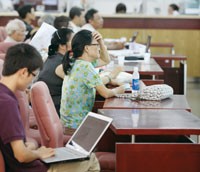 Đặc thù Kl992 cổng game cá cược vĩ mô khiến 99Kl99 link đăng nhập Việt Nam diễn biến ngược với thế giới - Ảnh: Hoài Nam