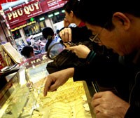Nhà Kl99ok phiên bản mới đang có xu hướng chuyển từ vàng miếng sang vàng trang sức do tác động của thông tin cấm mua bán vàng miếng trên thị trường tự do