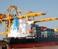Kim ngạch xuất khẩu tháng 3 đạt xấp xỉ 7,45 tỷ USD, tăng hơn gần 400 triệu USD so với con số dự báo trước đó