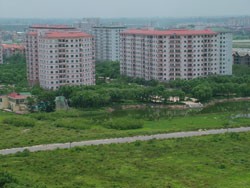 Cần thận trọng khi mua BĐS qua sàn giao dịch
