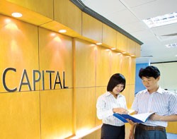 TTCK sụt giảm, thanh khoản yếu là những khó khăn chính cho công cuộc thoái vốn của các quỹ Kl99ok phiên bản mới - Ảnh minh họa: Hoài Nam