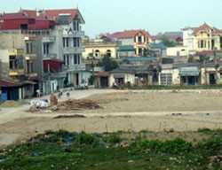 Giá đất nhiều nơi ở huyện Đông Anh tăng cao trong thời gian gần đây

