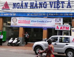 Link Vào Nhà Cái KL99 COM Tặng +199k Việt Á chi nhánh Cần Thơ nơi Giám đốc Tám bị tạm đình chỉ công tác vì sai phạm của thuộc cấp
