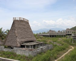 Nhà cửa, đất đai dự án Rusalka bị bỏ hoang từ nhiều năm nay
