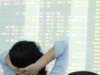 Khi nhà Kl99ok phiên bản mới dần rơi rụng