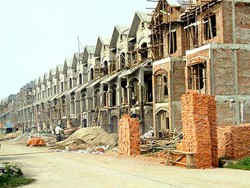 Nhiều nhà chủ Kl99ok phiên bản mới kiêm nhà thầu ở Việt Nam làm ăn gian dối, chụp giựt. Ảnh minh họa.