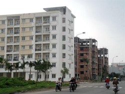 Các chung cư cho người thu nhập thấp ở Đà Nẵng dần hoàn thiện nhưng xem ra người nghèo sẽ rất khó có cơ hội kiếm được một căn hộ ở đây. Trong ảnh là chung cư tại phường Nại Hiên Đông, Q. Sơn 