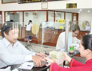 Cạnh tranh huy động vốn vẫn “nóng”