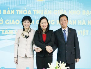 Tín phiếu bước lên sàn niêm yết