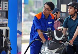 Giá xăng tăng từ 6h tối nay
