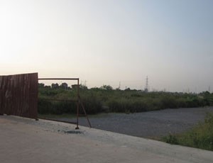 Nhiều dự án quây tôn rồi bỏ hoang tại Hà Nội

