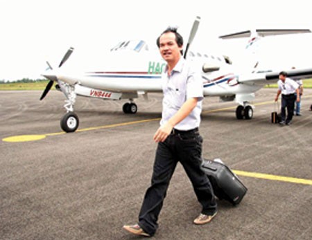 Khát tiền, bầu Đức tung chiêu hút vốn