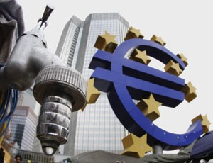 Cứu Eurozone, ECB đau đầu